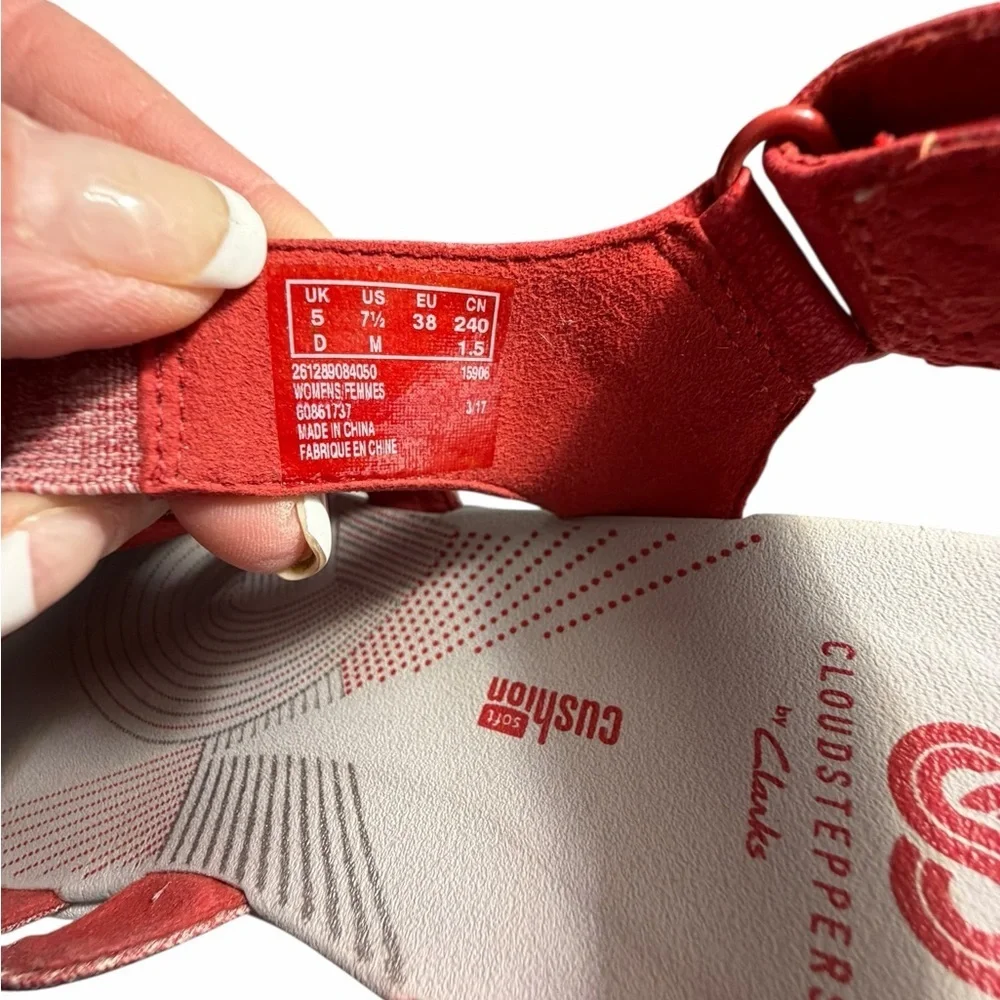 Clarks Cloudstepper  Red Elastic Strap Sandals Womens Sz 7.5
